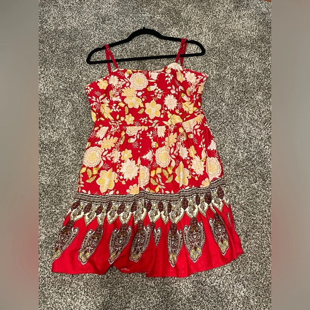 BAND OF THE FREE WOMEN'S LOVE IS ALL AROUND FLORAL PRINT SLEEVELESS MINI DRESS - Picture 3 of 5